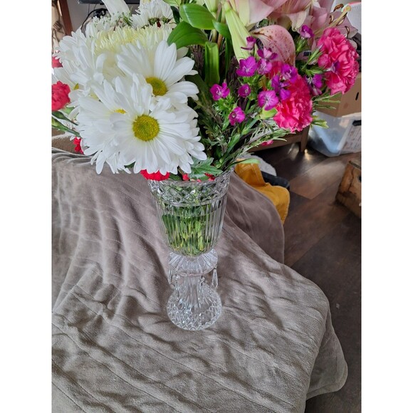 Elegant Vintage Clear 16" tall Ribbed and Flared Glass Vase Candle/Flower vase - Picture 14 of 16